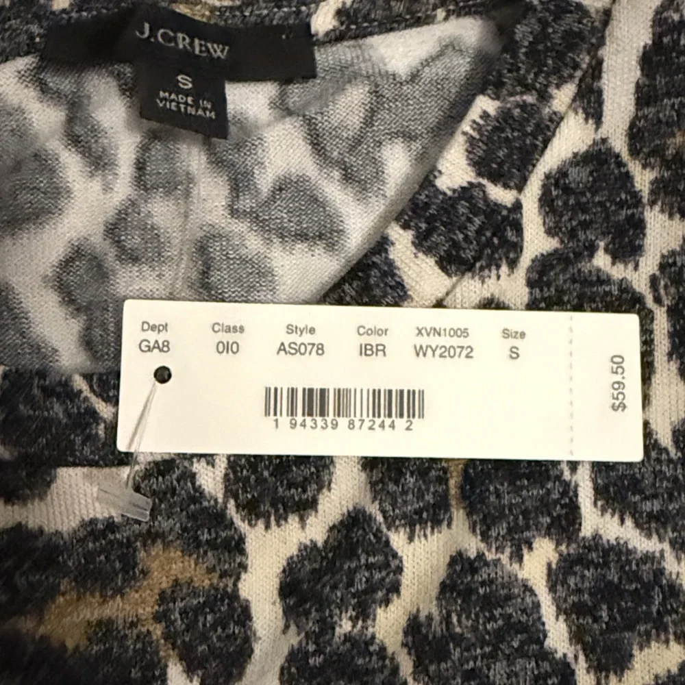 J. Crew NWT❗️Animal Print Supercozy puff-sleeve pullover in leopard Cream